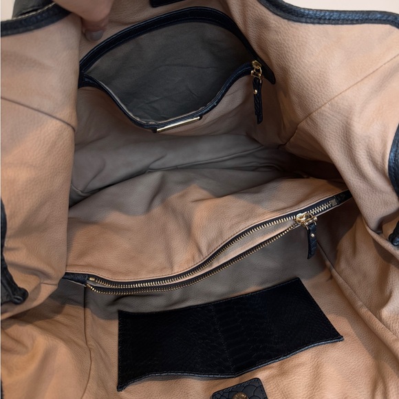 GiGi New York Ellen Bag
Embossed Python‎ - Picture 7 of 10